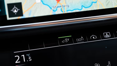 Audi A8 60 TFSI e - EV mode