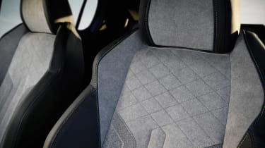 Peugeot 208 - seats