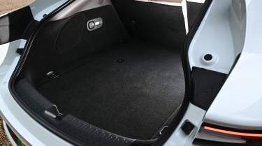 MG IM5 - boot