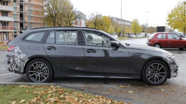BMW 3 Series Touring - spyshot 4