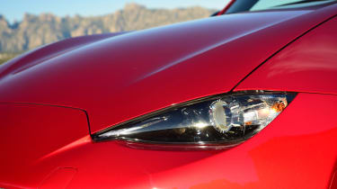 Mazda MX-5 RF 2017 - headlight