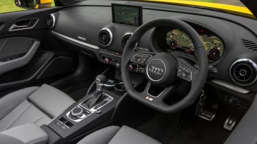 Audi A3 Cabriolet - dash