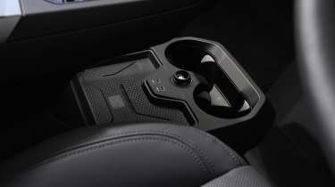 BMW iX - wireless charging pad