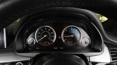 BMW X5 - dials