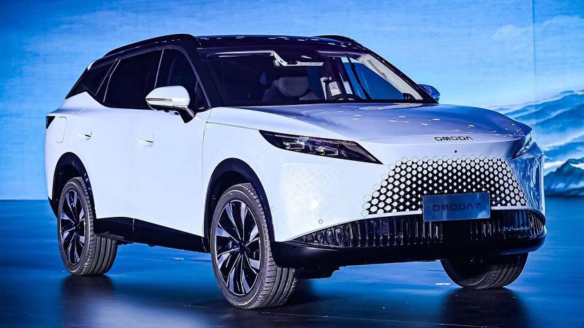 image of "New Omoda 7 plug-in hybrid SUV arriving in 2025 to take on Toyota RAV4"
