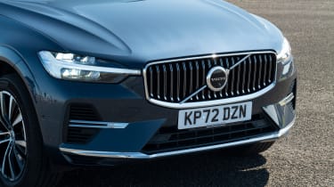 Volvo XC60 - front grille