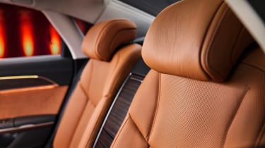Audi A8 facelift - seat detail