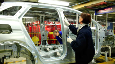 Peugeot&#039;s Sochaux factory 3008 production line