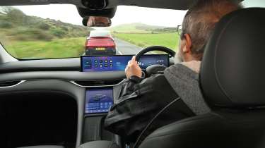 MG IM6 - driving