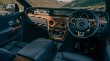 Rolls-Royce Phantom Goldfinger - front interior