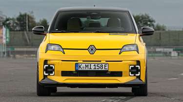 Renault 5 - full front