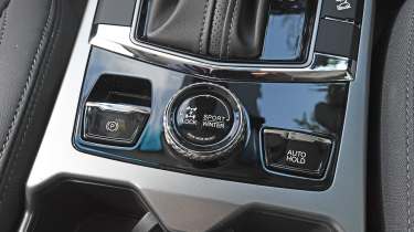 Used SsangYong Korando - centre console