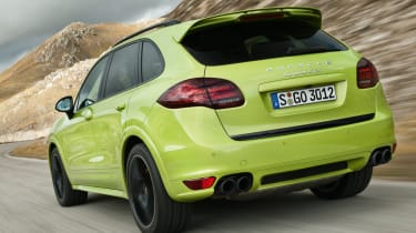 Porsche Cayenne GTS rear tracking