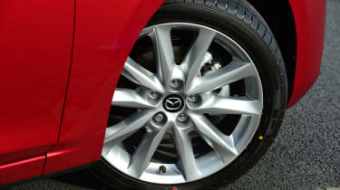 Mazda 3 2016 - wheel