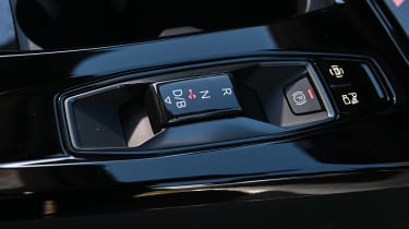 Audi S6 Avant e-tron - centre console 