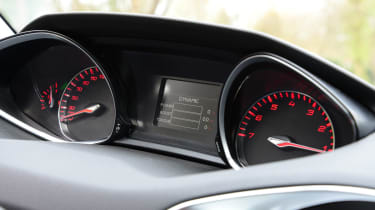 Peugeot 308 SW estate dials