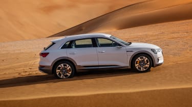 Audi e-tron - side