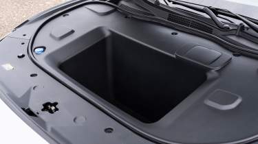 Mazda 6e - front boot