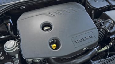 Volvo V60 R Design engine