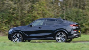 BMW X6 - side action