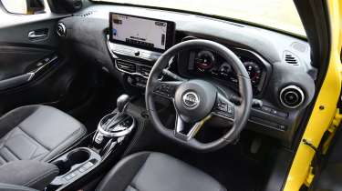 Nissan Juke - interior 