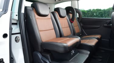 SEAT Alhambra - booster seat