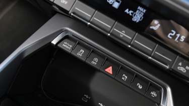 Audi A3 35 TFSI S tronic S line long termer - controls