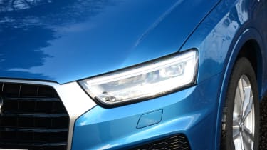 Audi Q3 - front light