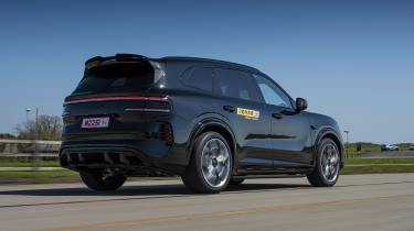 New Zeekr 8X plug-in hybrid - rear tracking 