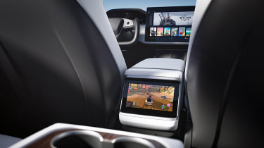 Tesla Model S facelift - rear media
