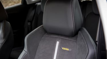 Vauxhall Grandland GSe - driver&#039;s headrest