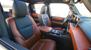 Toyota Land Cruiser ROX concept - interior 