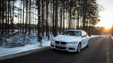 BMW 330e - front panning
