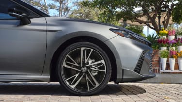 Toyota Camry 2024 official - wheel