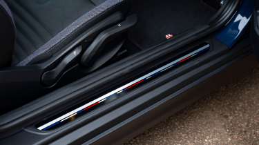 MINI Cooper Oxford Edition - sill