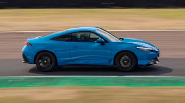 Honda Prelude - side action
