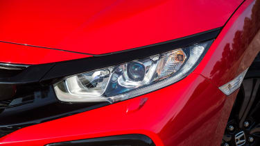 Honda Civic 2017 red - headlight