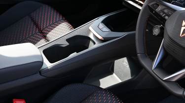 Cupra Raval - centre console