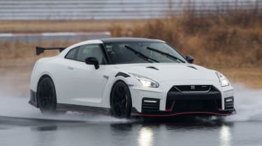 Nissan GT-R NISMO - front