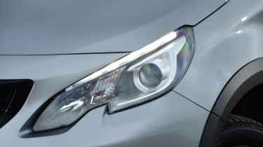 Peugeot 2008 - headlight