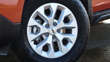 Dacia Duster - front nearside wheel