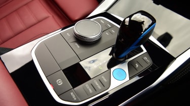 BMW i4 - centre console