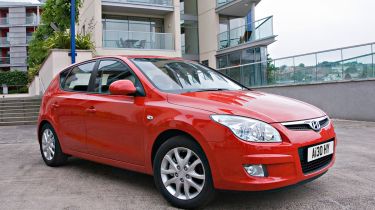 Hyundai i30 Hatchback front three-quarters