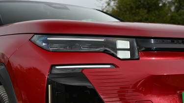 Citroen e-C5 Aircross - headlight