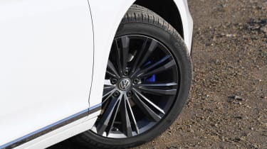 Volkswagen Passat GTE - wheel