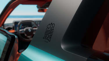 Renault 4 JP4x4 - side badge