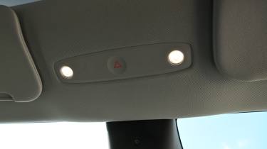 Tesla Model Y Performance 2025 - button