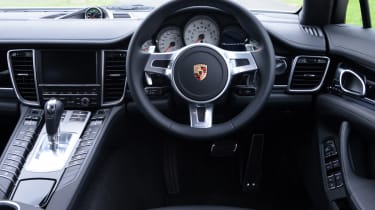 Porsche Panamera GTS dash