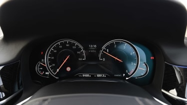 BMW 7 Series - dials