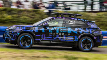 Porsche Cayenne Electric - dynamic side profile